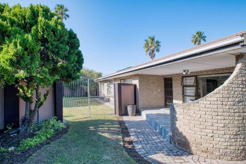 3 Bedroom Property for Sale in Walmer Downs Eastern Cape